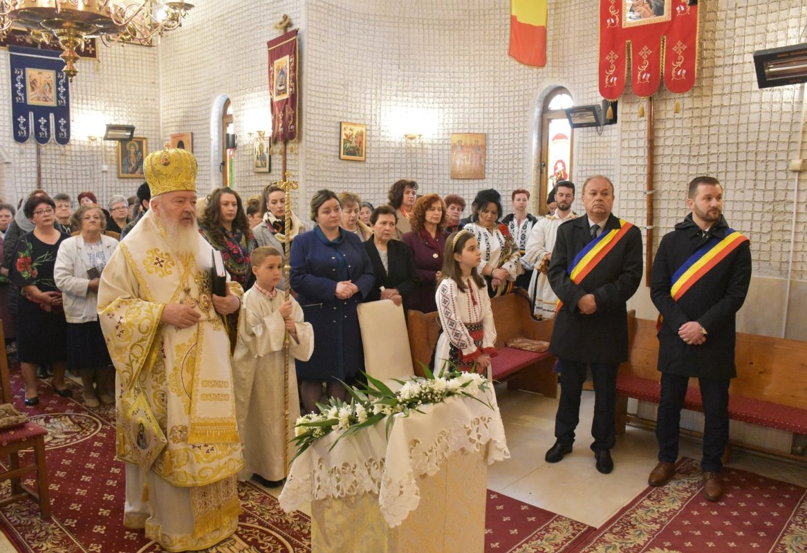 Hramul Bisericii „Intrarea Domnului în Ierusalim” din Florești 210209