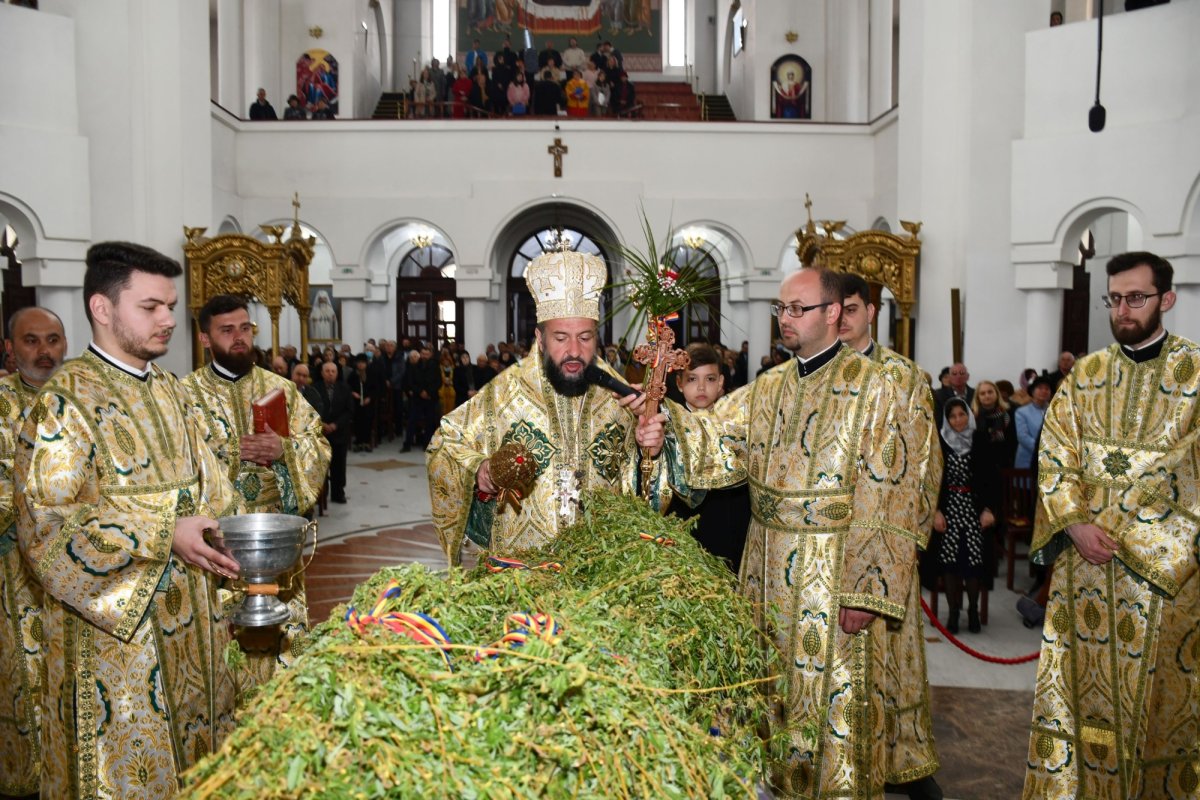 Sărbătoarea Floriilor la Catedrala Episcopală din Caransebeș 210243
