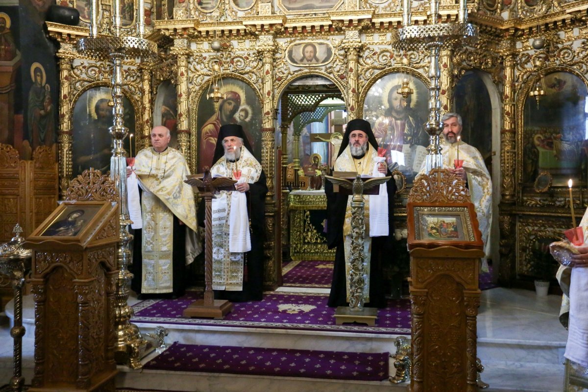 Arhid. prof. Mihalache Tudor urcă sufleteşte la Altarul ceresc 210252