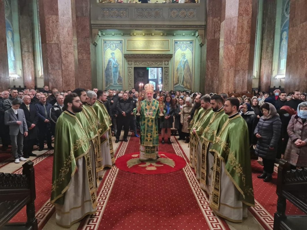 „Mântuitorul a venit din cer ca să domnească peste inimile noastre” 210365