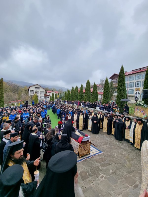 O viață închinată slujirii lui Dumnezeu  210442