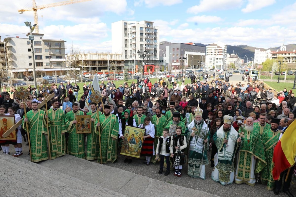 Sărbătoare la Catedrala Episcopală „Sfânta Treime” din Baia Mare 210368
