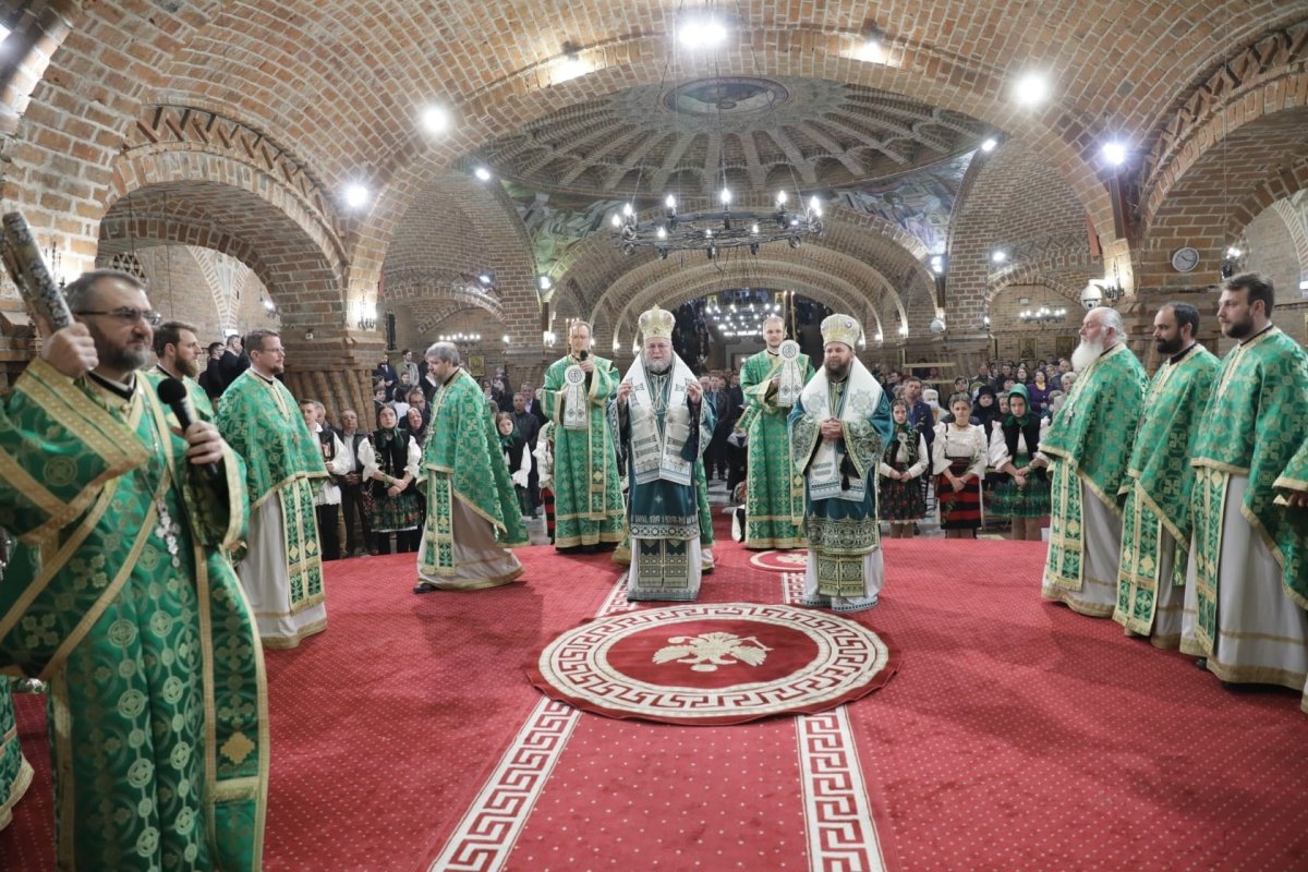 Sărbătoare la Catedrala Episcopală „Sfânta Treime” din Baia Mare 210369