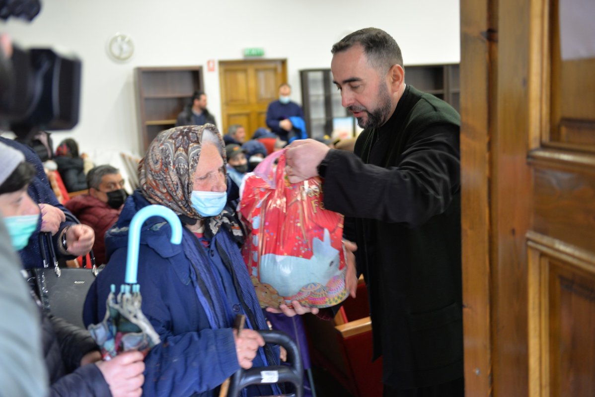 Ajutoare pentru persoanele nevoiașe din partea Protoieriei Sector 3 Capitală 210524