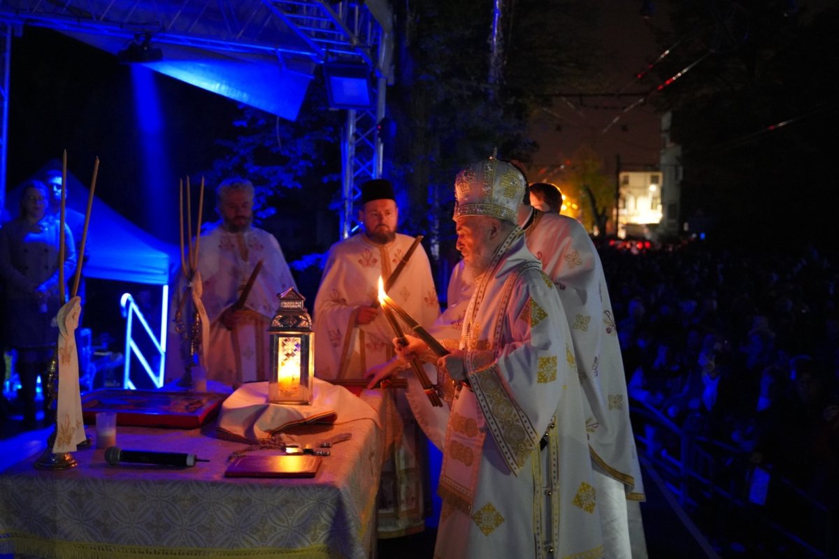 Slujba Învierii Domnului la Catedrala Arhiepiscopală din Galaţi 211029