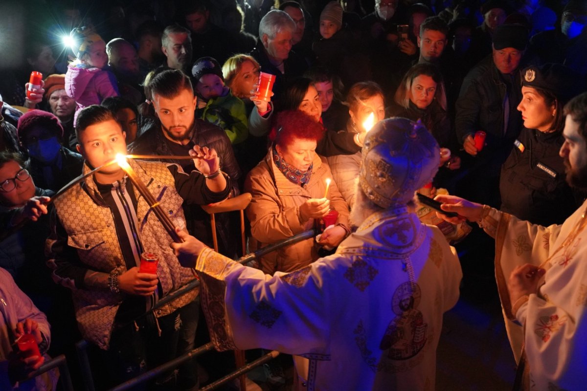 Slujba Învierii Domnului la Catedrala Arhiepiscopală din Galaţi 211030