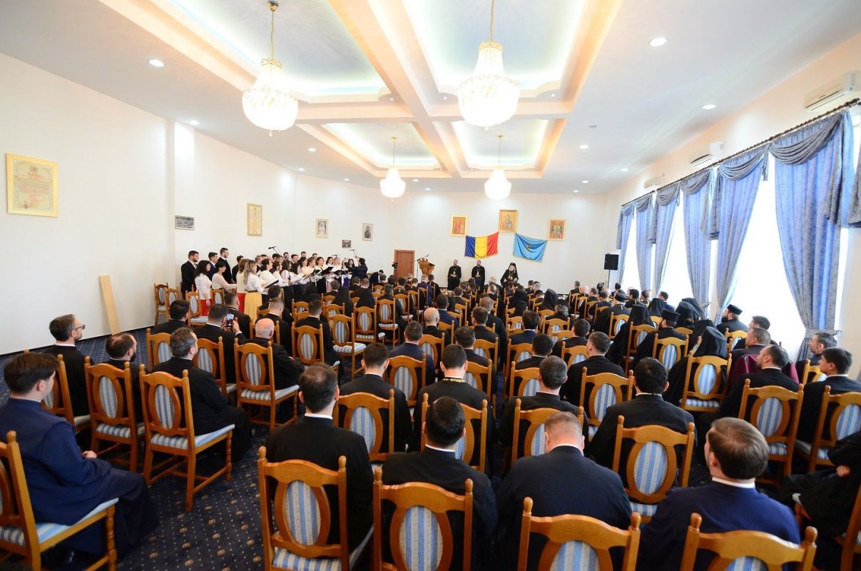 Învierea Domnului la Catedrala Arhiepiscopală din Târgoviște 211203