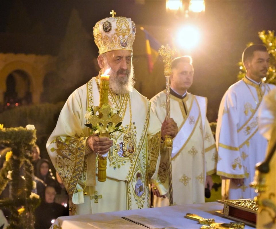Sărbătoarea Paștelui la Catedrala Arhiepiscopală din Alba Iulia 211220