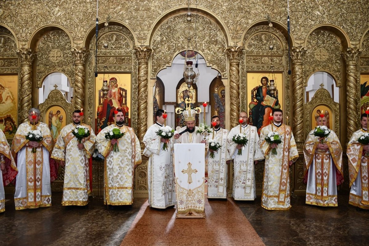 Zi de praznic la Catedrala „Învierea Domnului” din Caransebeș 211231