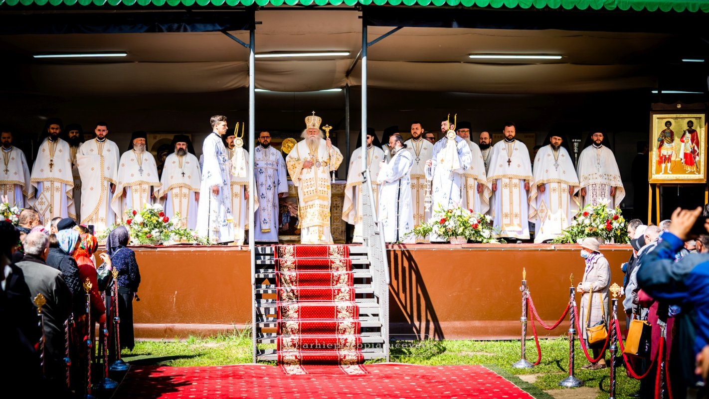 Hramul istoric al Catedralei Arhiepiscopale din Suceava 211414