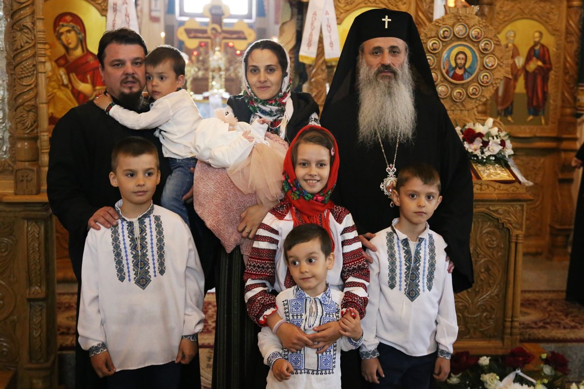 Mitropolitul Moldovei și Bucovinei la hramul municipiului Botoșani 211588