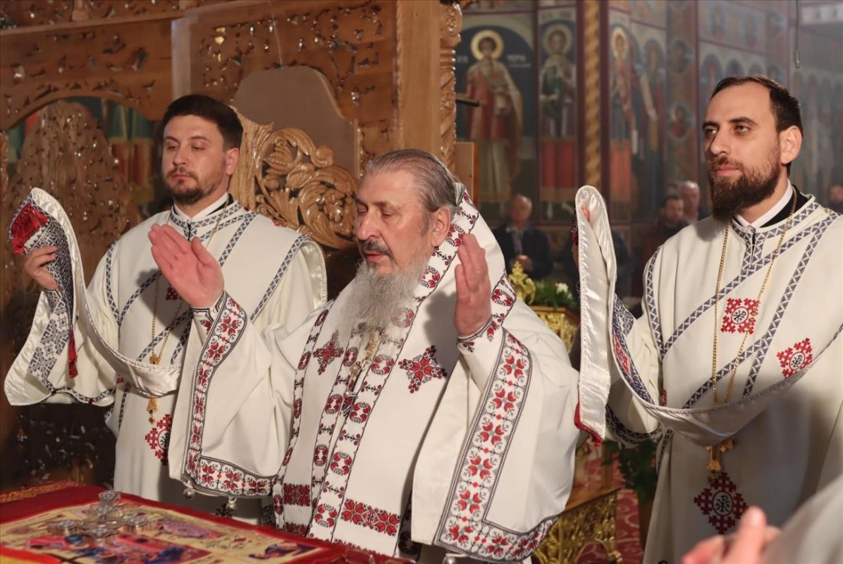 Slujire a Mitropolitului Basarabiei la Durlești 211418