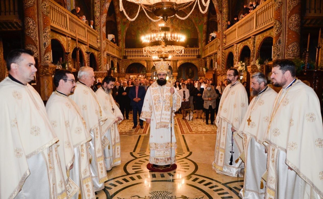 Slujiri arhiereşti în Episcopia Devei şi Hunedoarei 211459