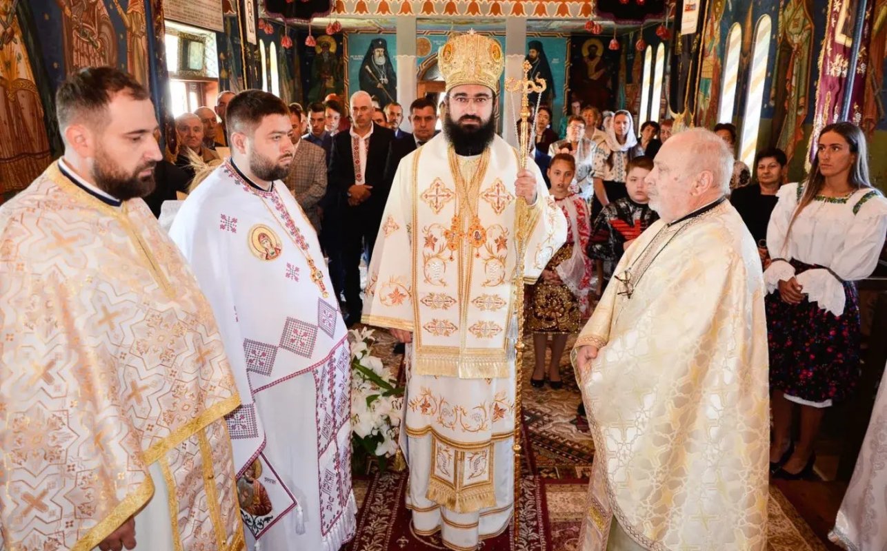 Slujiri arhiereşti în Episcopia Devei şi Hunedoarei 211461