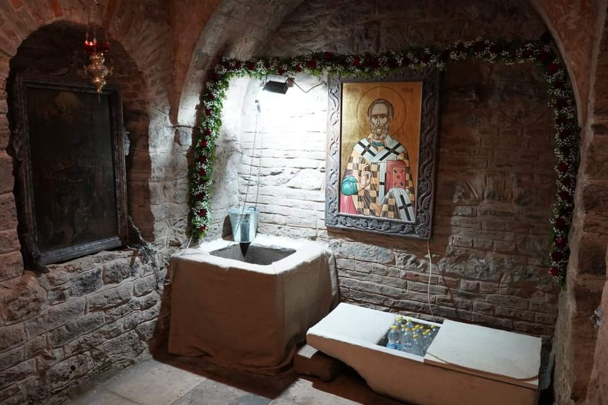 Procesiuni și rugăciuni la izvoare tămăduitoare în Vinerea Luminată 211614