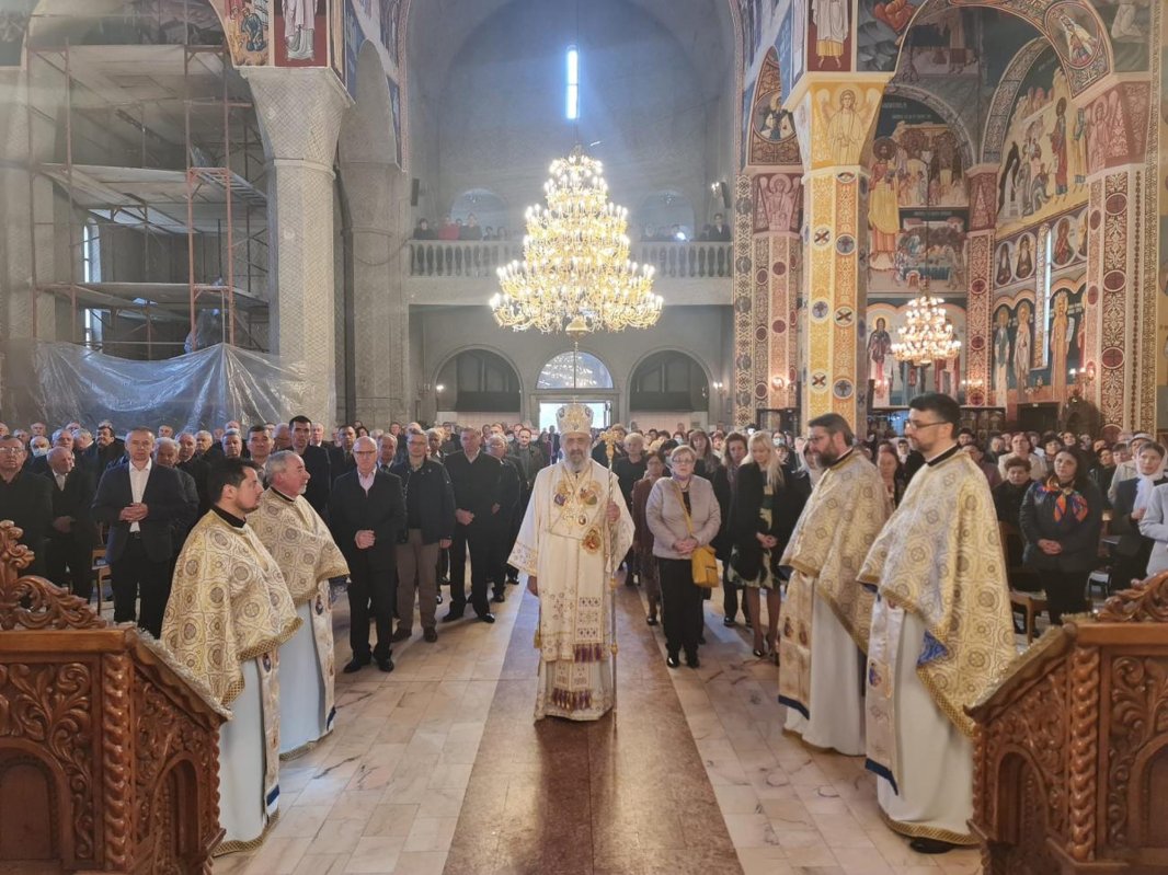 Sărbătoare la Biserica „Învierea Domnului” din Târgu‑Mureș 211601