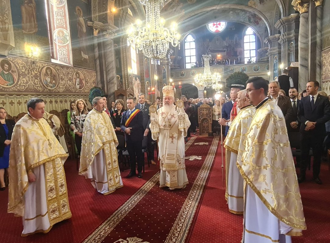 Slujiri arhiereşti la Cluj‑Napoca şi Bistriţa 211593