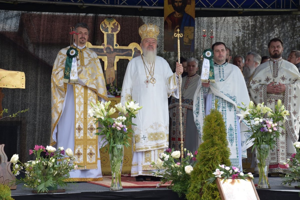 Slujiri arhiereşti la Cluj‑Napoca şi Bistriţa 211597