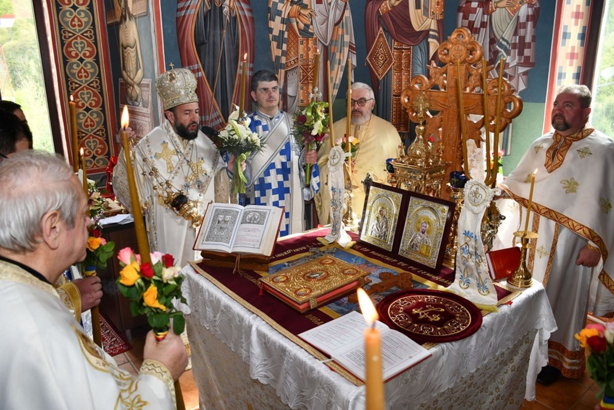 A fost sfințită pictura bisericii Așezământului medical-creștin „Izvorul Tămăduirii” din Marga 212024