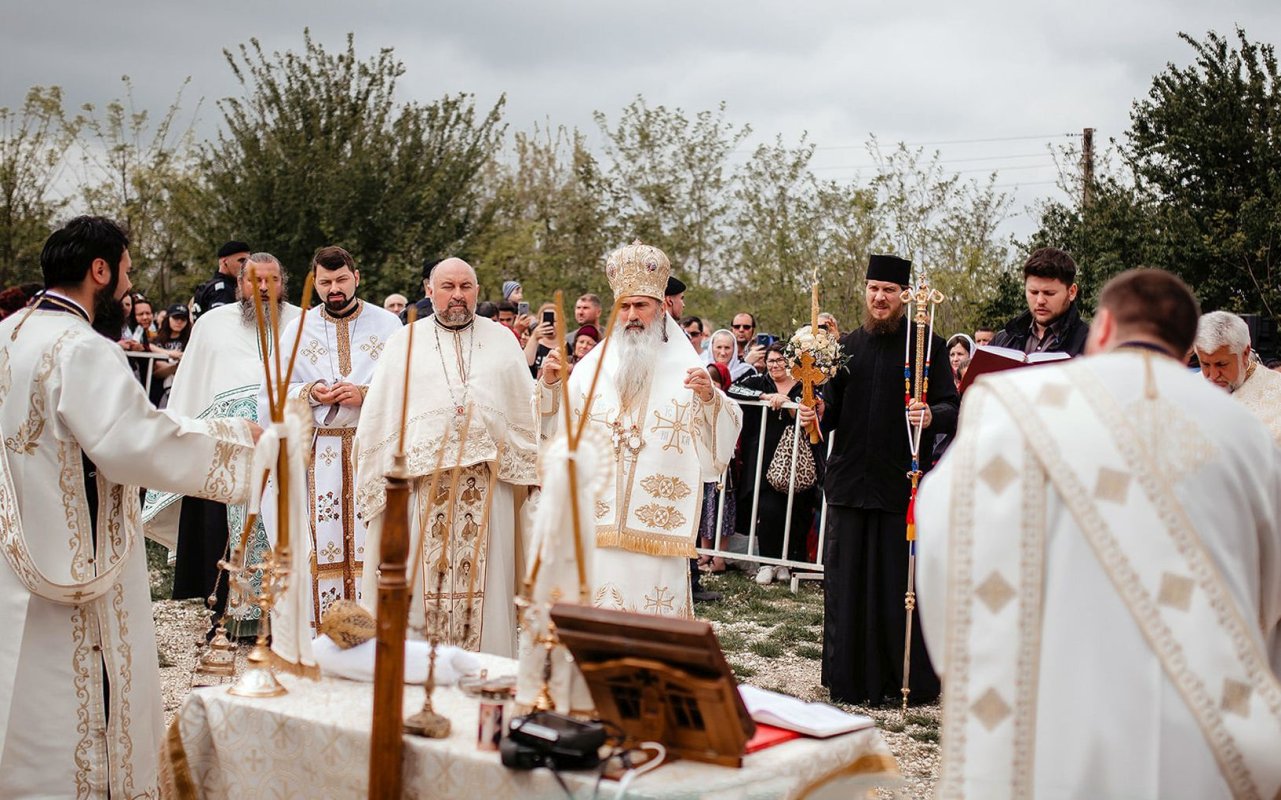 Izvorul Tămăduirii prăznuit în eparhii din Muntenia și Dobrogea 212009