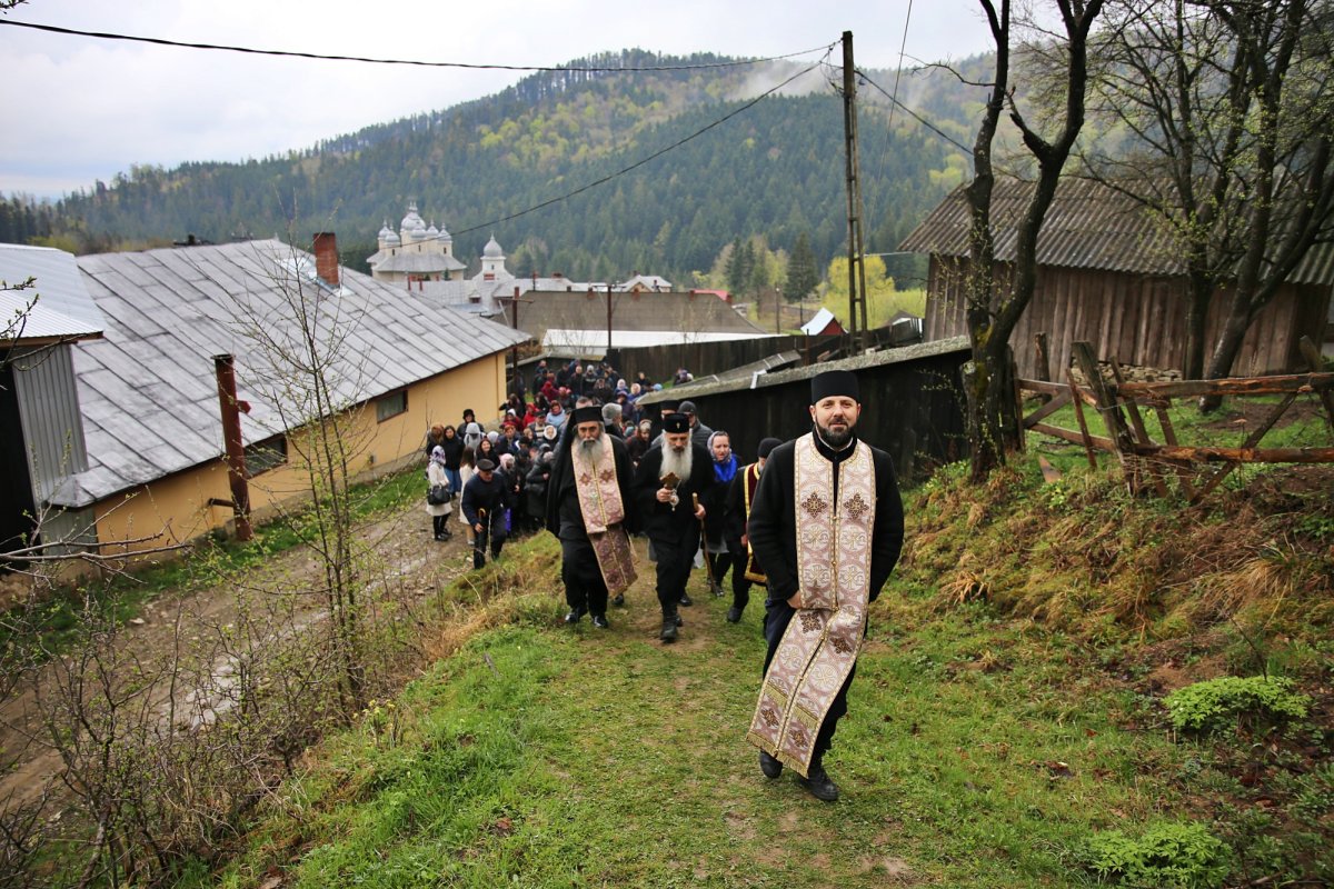 „Să vă rugați lui Dumnezeu și Maicii Domnului pentru pace” 212059