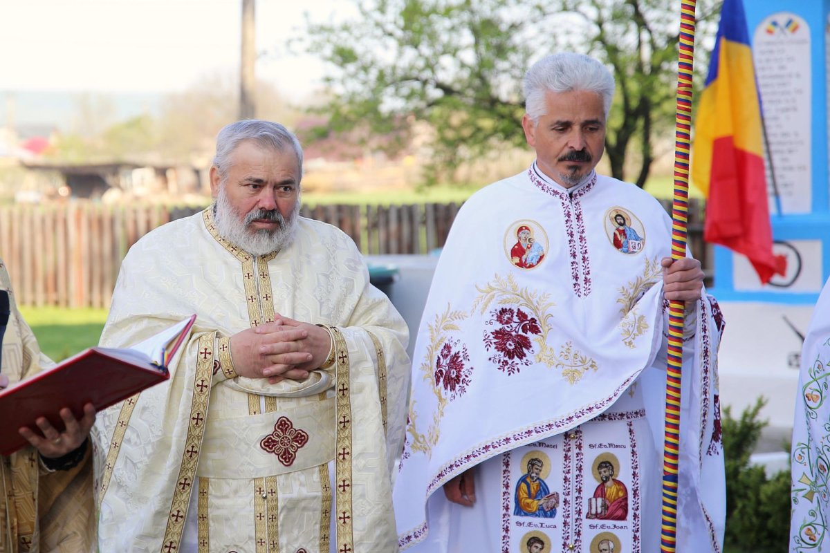 O biserică din 1849, resfințită de Mitropolitul Moldovei și Bucovinei 212101