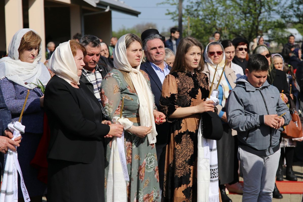 O biserică din 1849, resfințită de Mitropolitul Moldovei și Bucovinei 212108