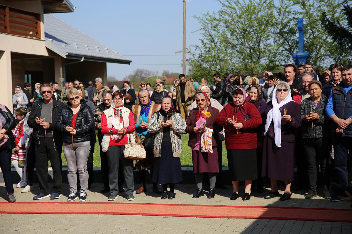 O biserică din 1849, resfințită de Mitropolitul Moldovei și Bucovinei 212109