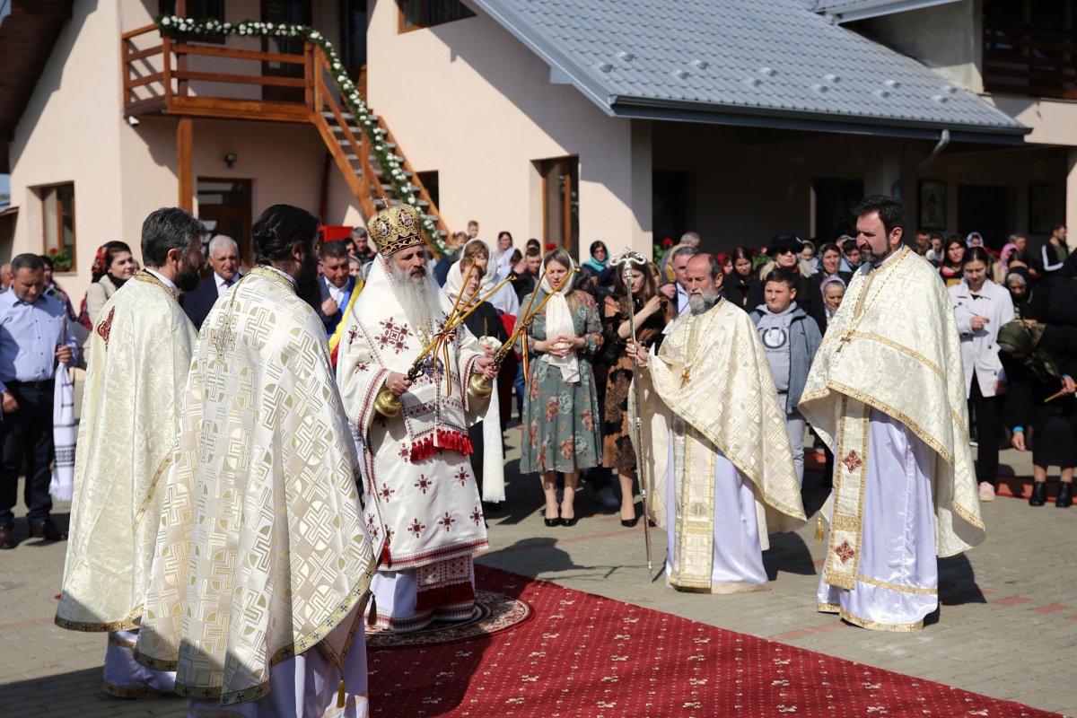 O biserică din 1849, resfințită de Mitropolitul Moldovei și Bucovinei 212110