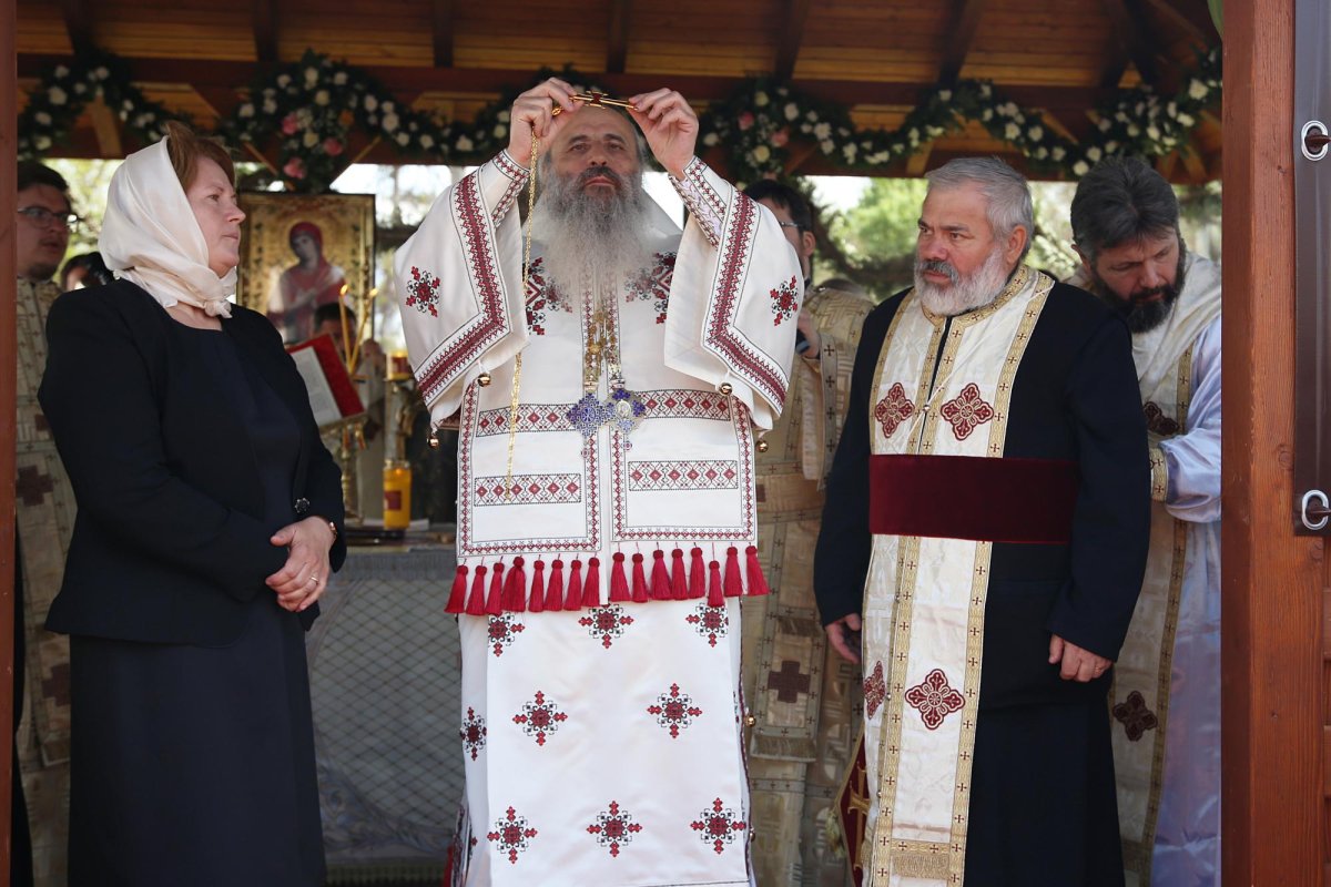 O biserică din 1849, resfințită de Mitropolitul Moldovei și Bucovinei 212114