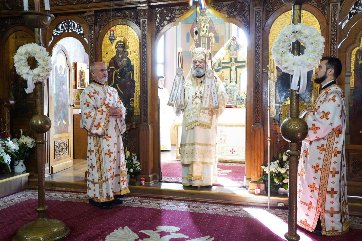 Slujire a Mitropolitului Ardealului la Mediaş 212120