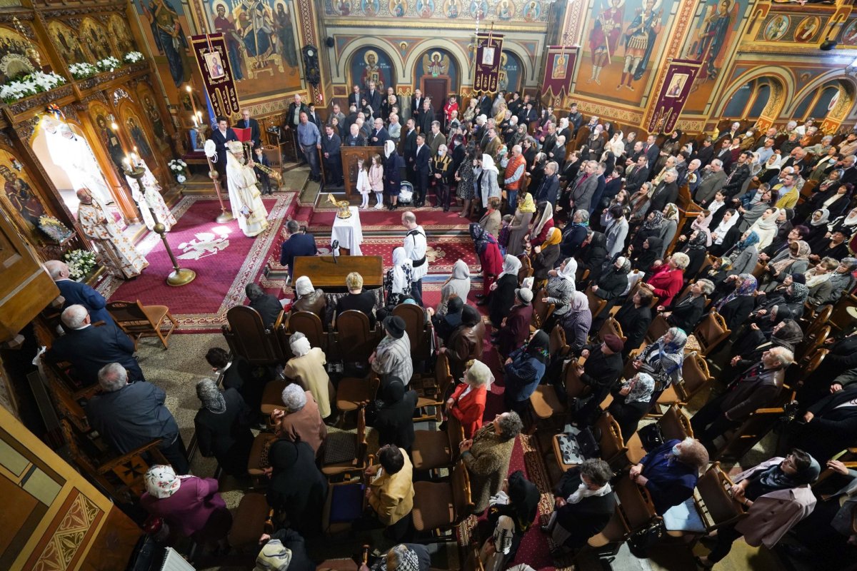 Slujire a Mitropolitului Ardealului la Mediaş 212122