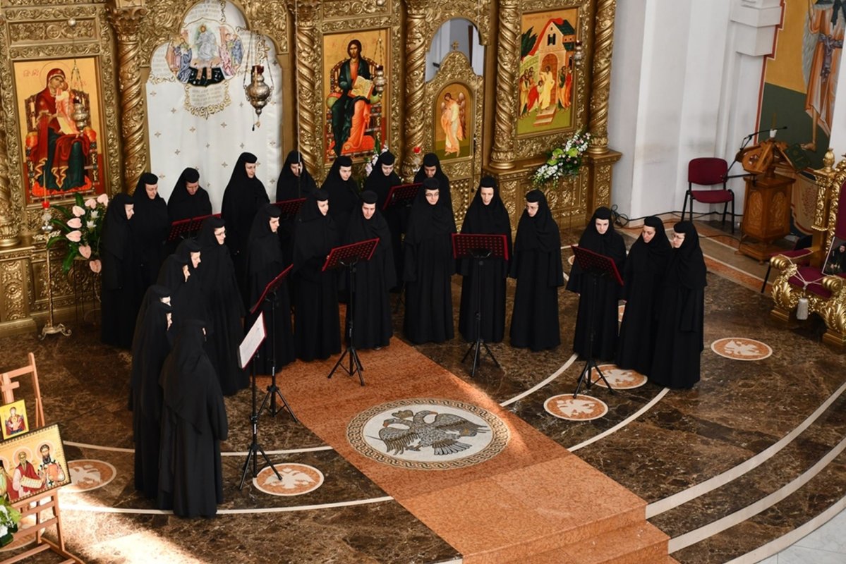 Evenimente liturgice şi culturale în Episcopia Caransebeşului 212243