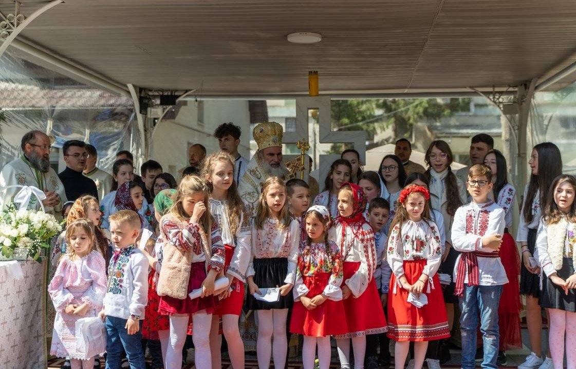Întreită sărbătoare la Biserica „Sfântul Gheorghe” din Bacău 212222