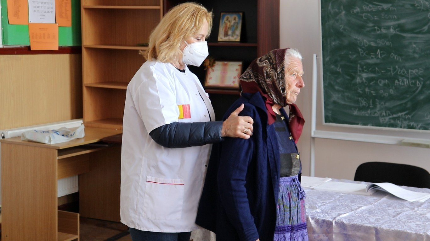 O nouă acţiune medicală desfăşurată de voluntarii bucureșteni  212262