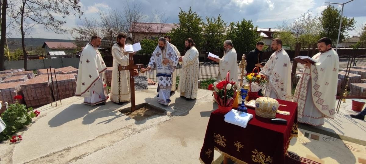Binecuvântări arhierești în două parohii din Botoșani 212325