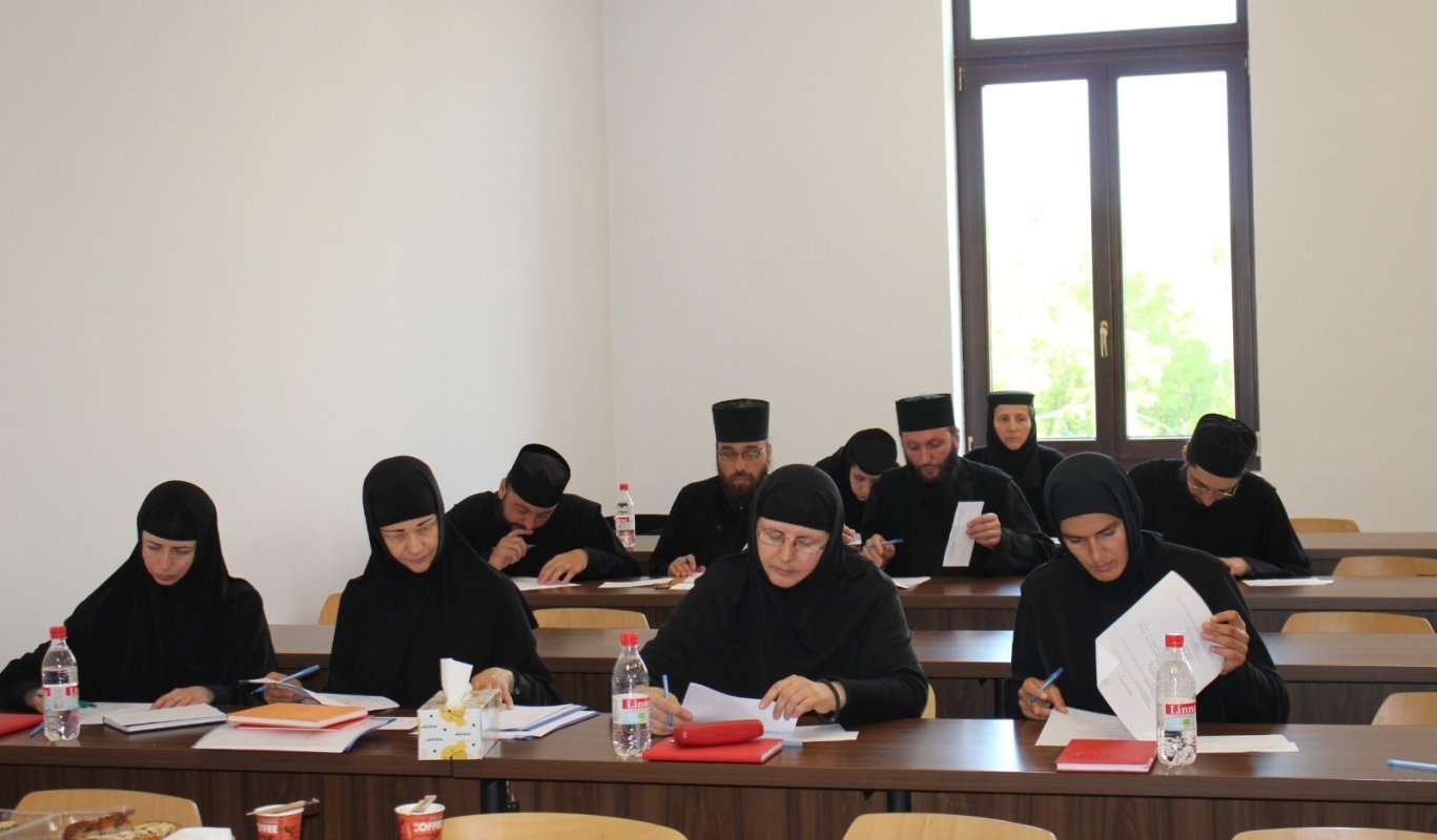 Încep noile cursuri pentru muzeografi în Arhiepiscopia Craiovei 212368