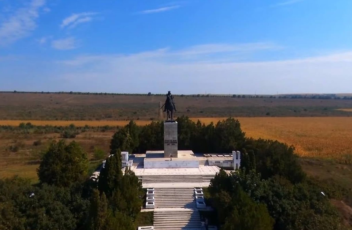 Monumentul de la Podu Înalt intră în reabilitare 212399