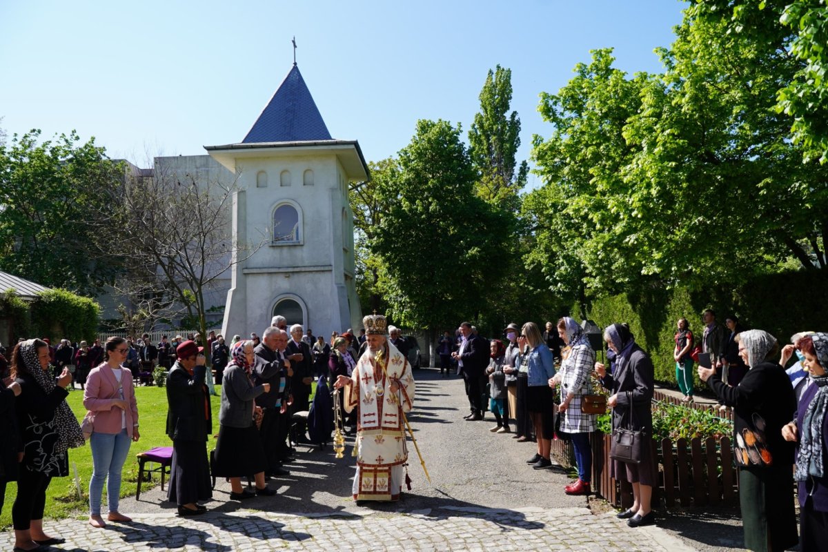 Sărbătorirea Sfântului Efrem cel Nou la Galaţi  212704