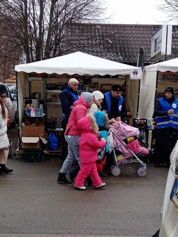 „I-am ajutat pentru că aşa ne-a spus inima”  212309