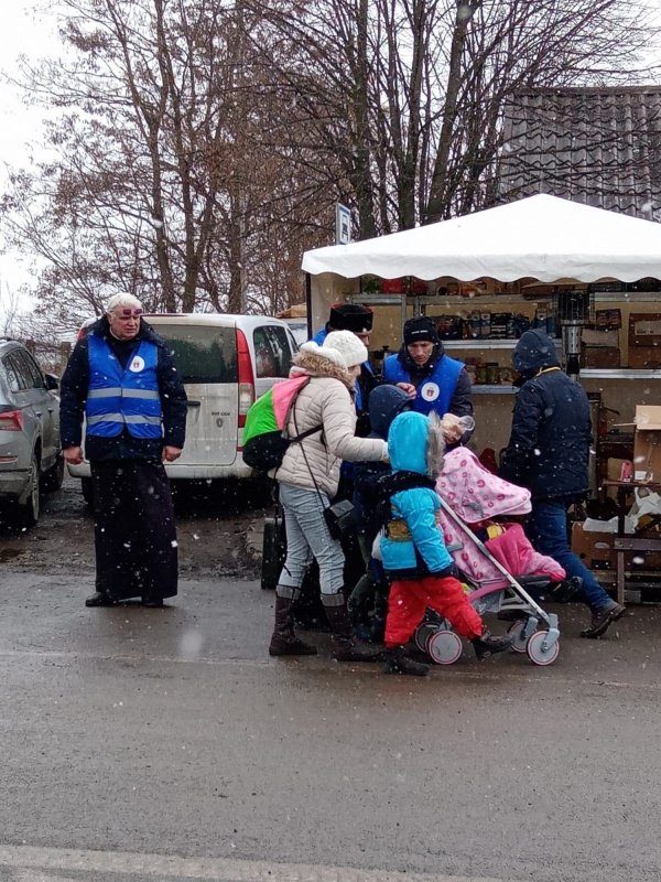 „I-am ajutat pentru că aşa ne-a spus inima”  212310