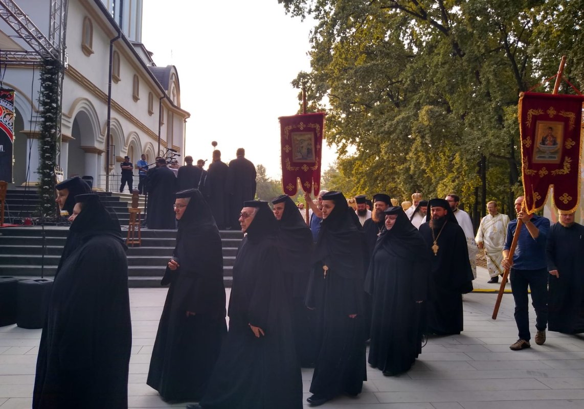 Puterea Femeilor Mironosiţe vine din credință și curaj 212238