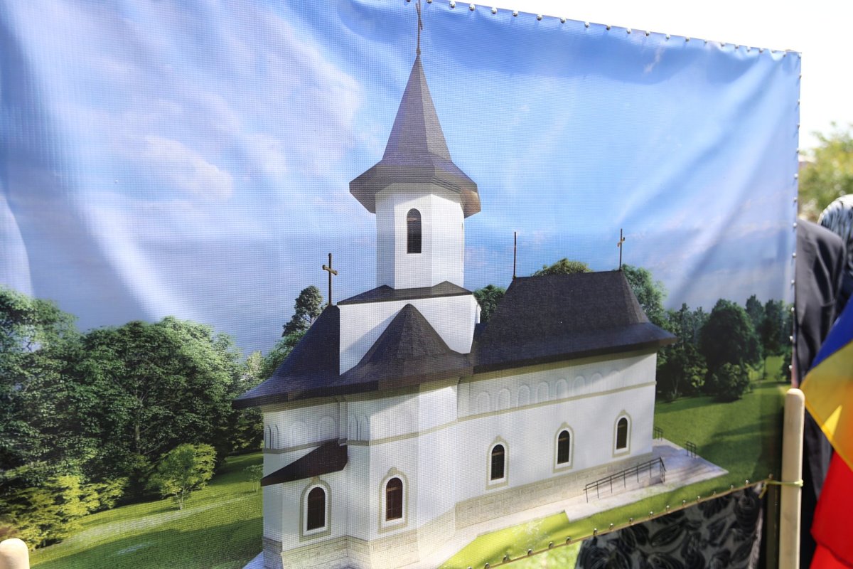 Paraclisul și noul așezământ al Parohiei Comarna de Sus, sfințite de Mitropolitul Moldovei și Bucovinei 213047