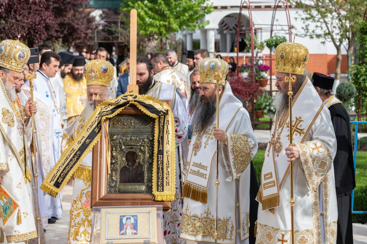Pelerinaj la hramul Mănăstirii Pantocrator din Drăgăneşti‑Vlaşca 212980