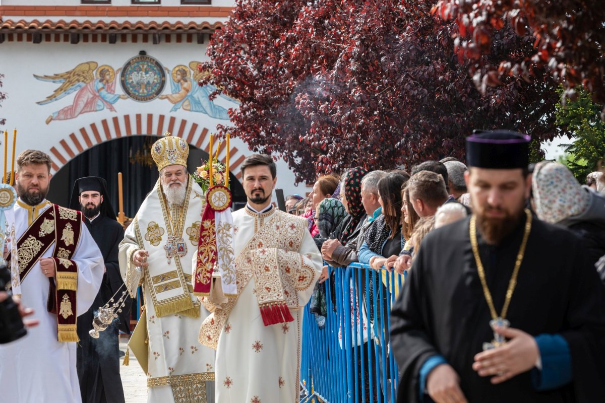 Pelerinaj la hramul Mănăstirii Pantocrator din Drăgăneşti‑Vlaşca 212994
