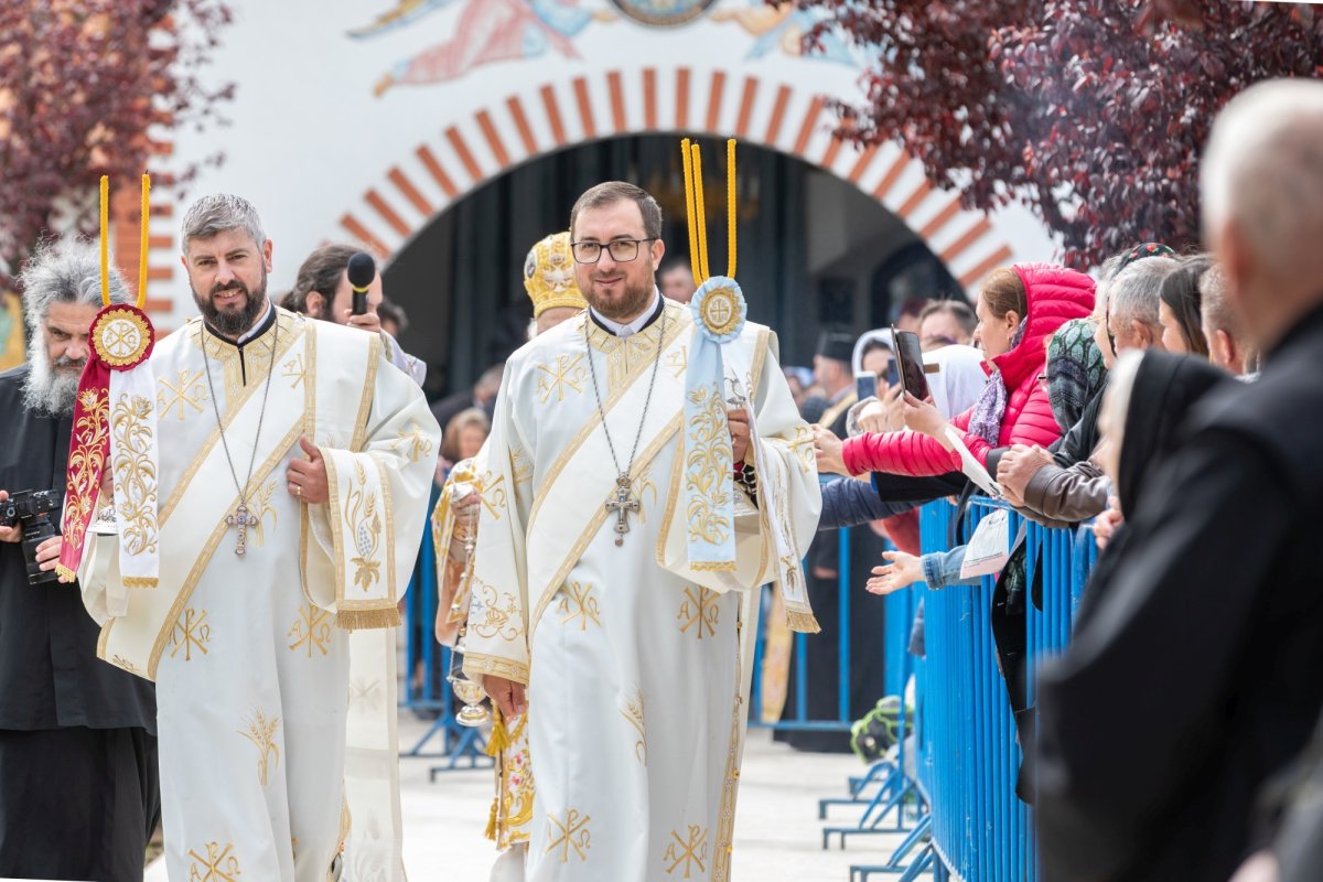 Pelerinaj la hramul Mănăstirii Pantocrator din Drăgăneşti‑Vlaşca 213009