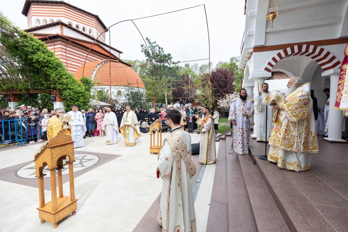 Pelerinaj la hramul Mănăstirii Pantocrator din Drăgăneşti‑Vlaşca 213015