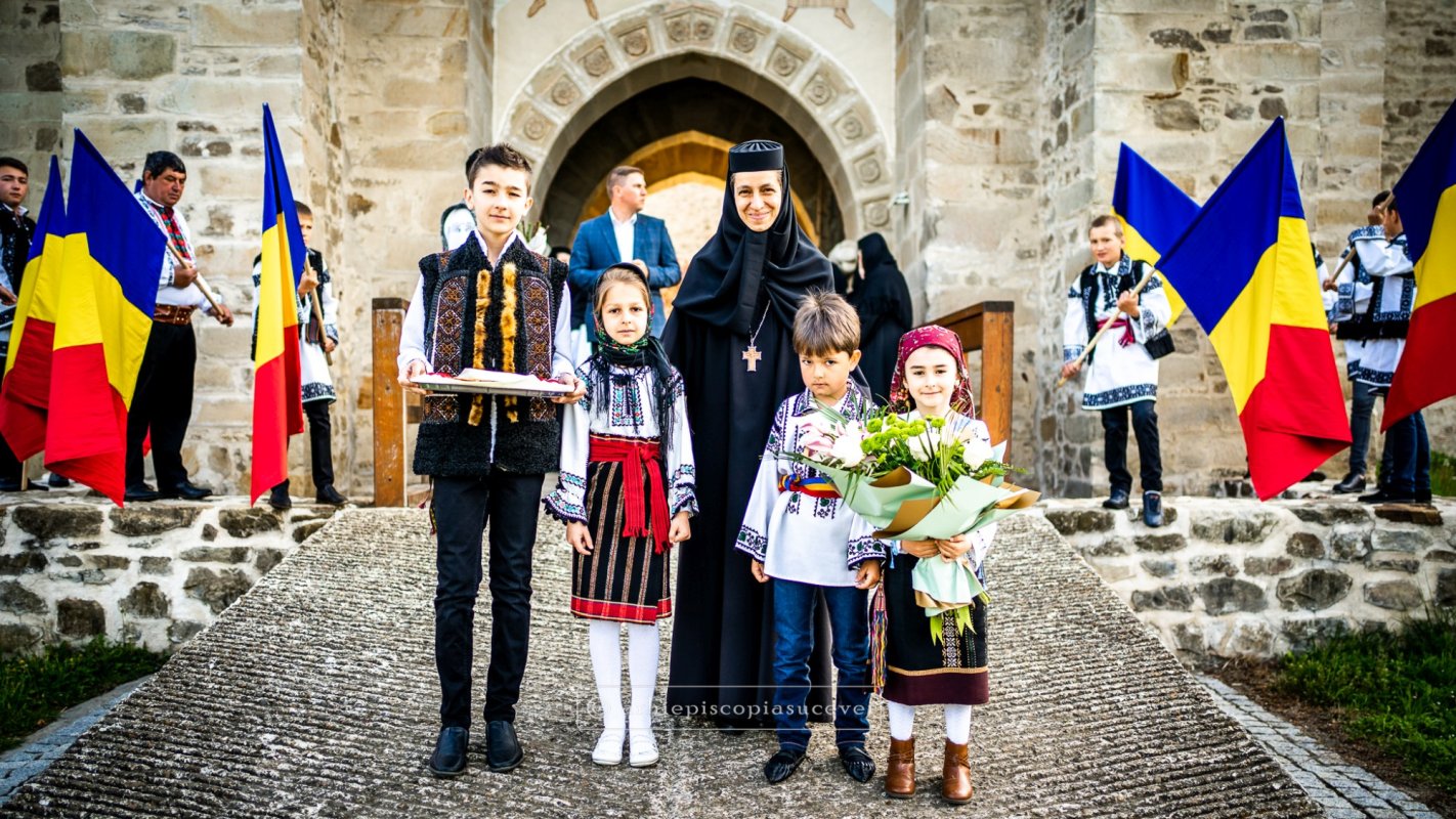 Revărsare de lumină și har la Mănăstirea Dragomirna 213041