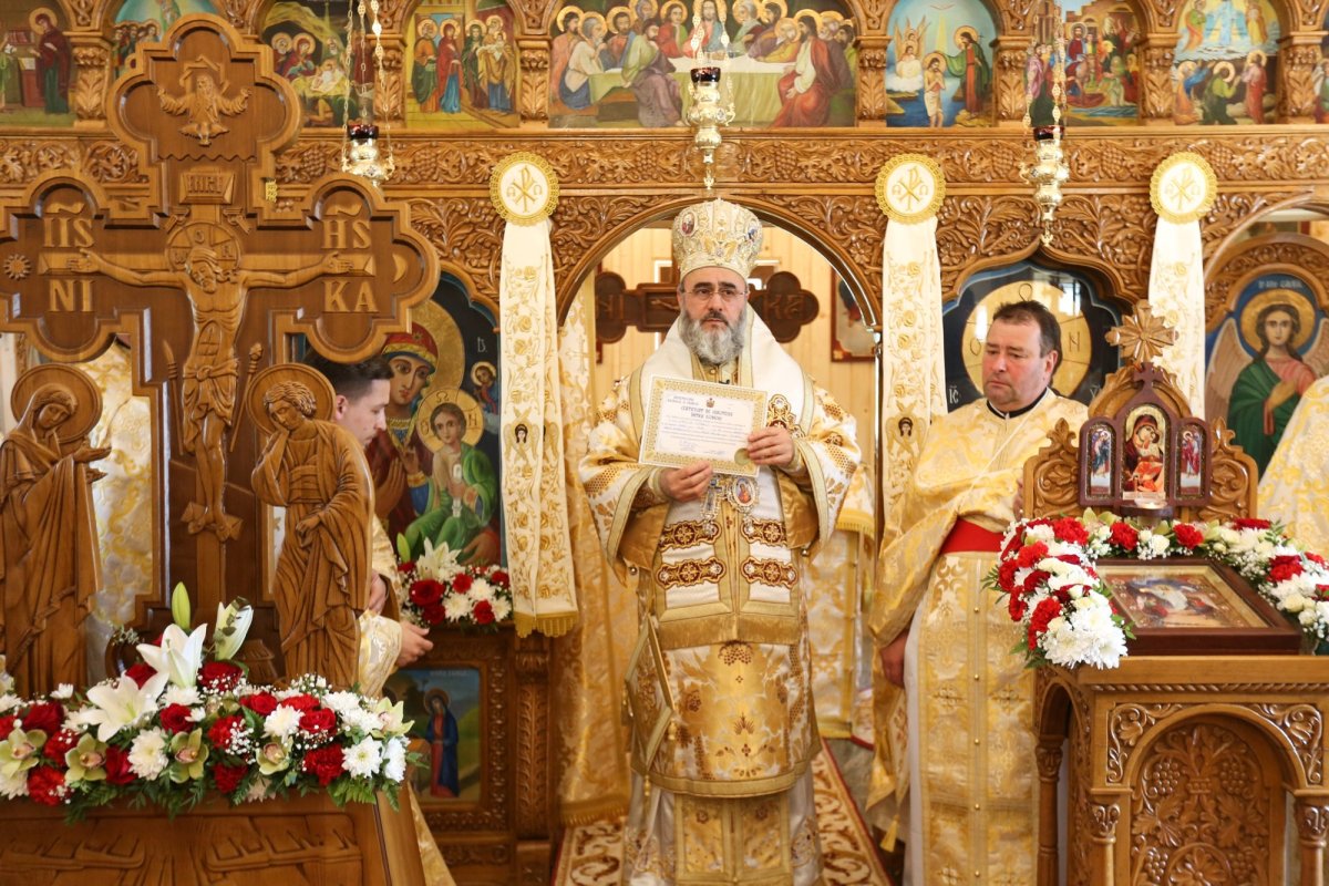 Sfințirea Bisericii „Adormirea Maicii Domnului” din Valea Salciei 213038