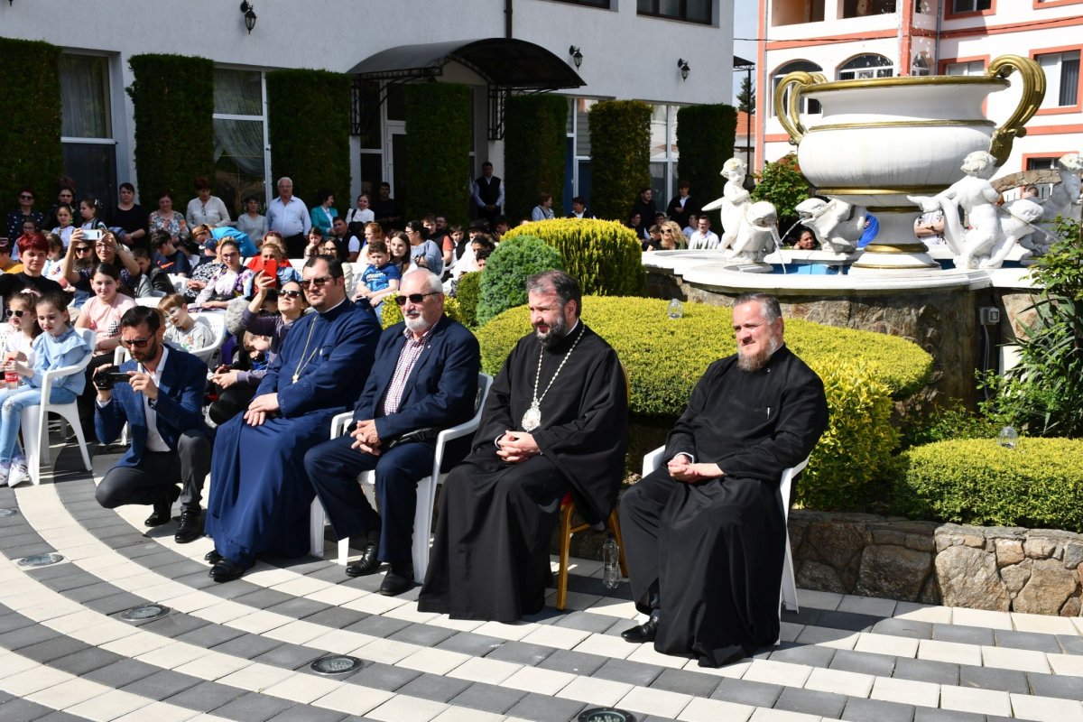 Credință și lumină transmise prin graiul, portul și cântul bănățean 213318